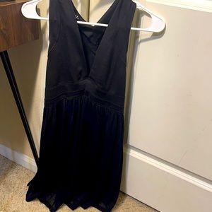 Size medium Ligali (boutique) v neck little black dress!